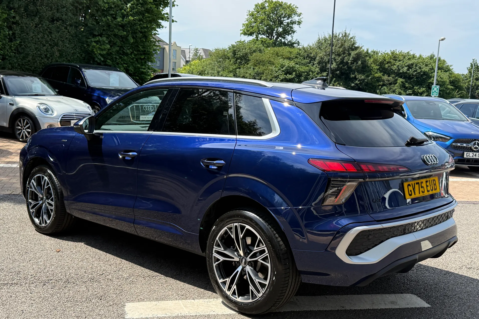 Audi Q3 thumbnail image number 42