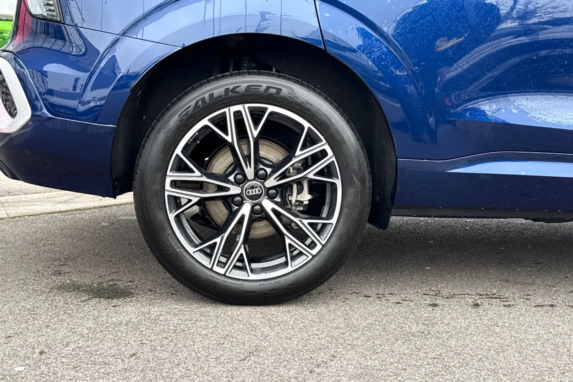 Audi Q3 thumbnail image number 19