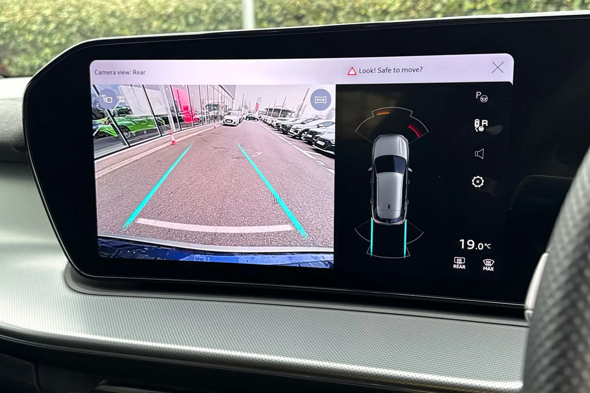 Audi Q3 thumbnail image number 4