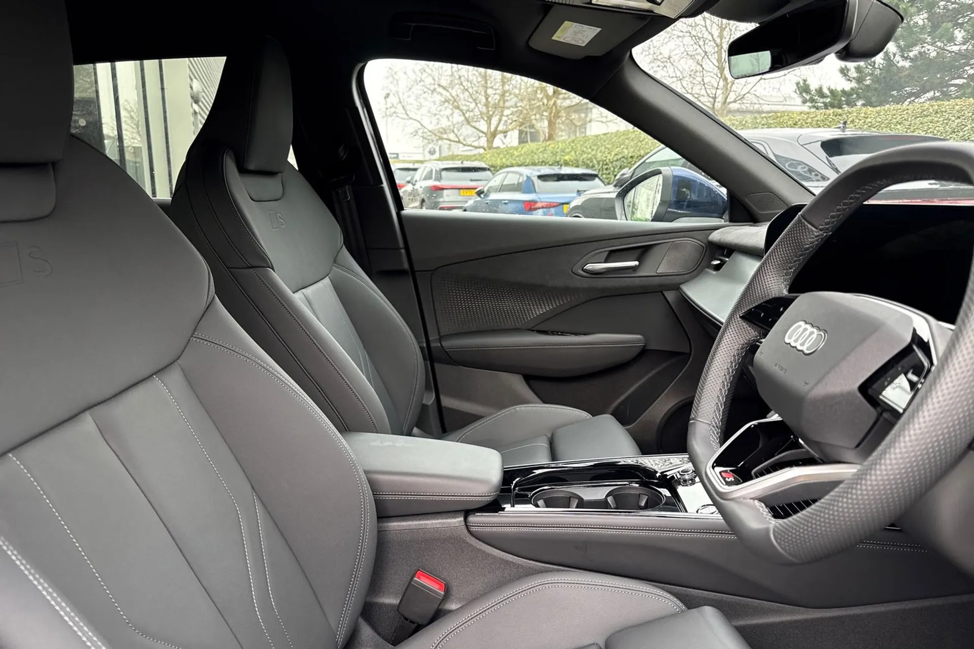 Audi Q3 thumbnail image number 41