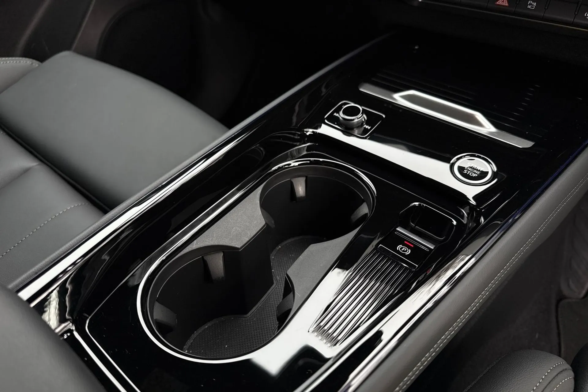 Audi Q3 thumbnail image number 14