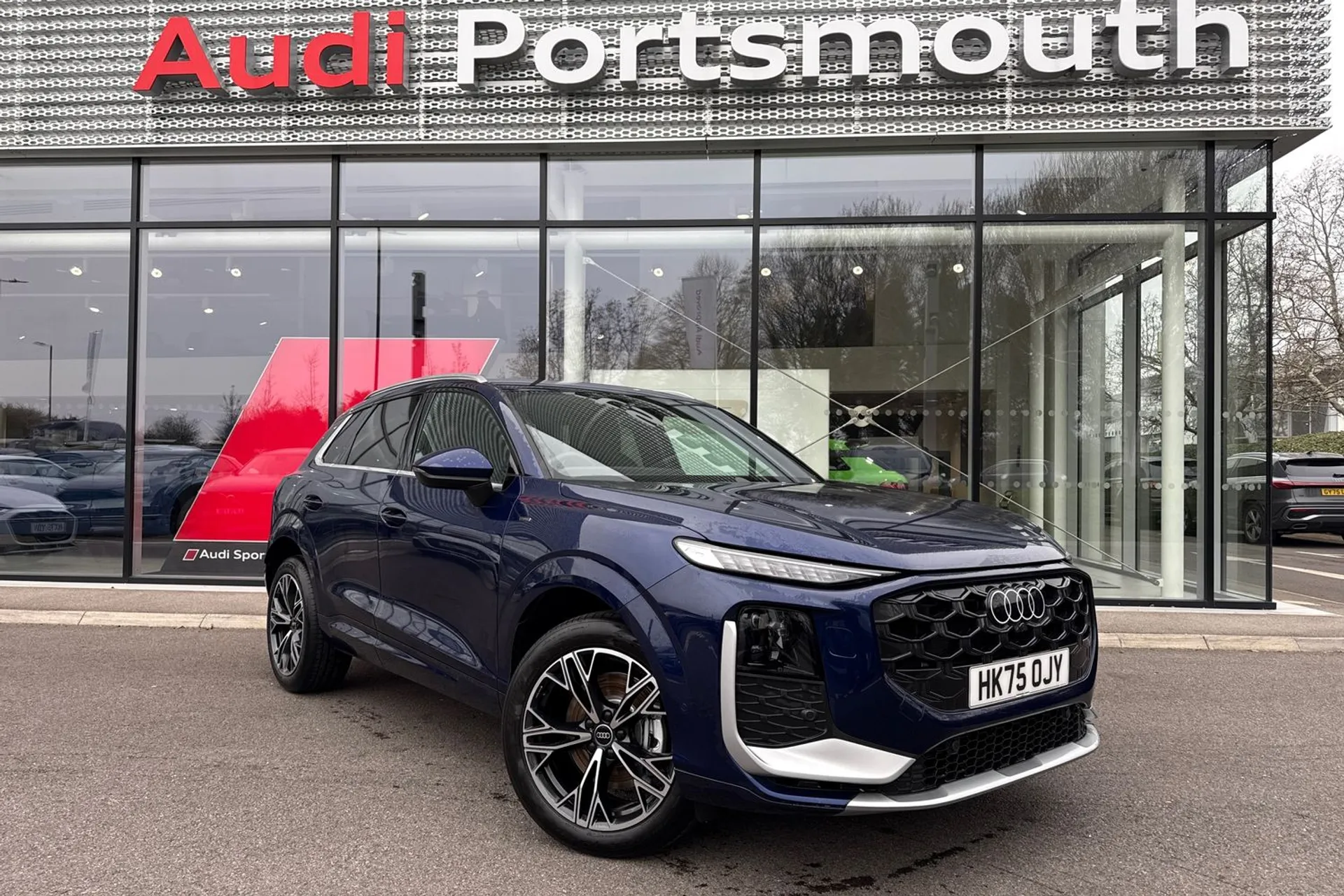 Audi Q3 focused image