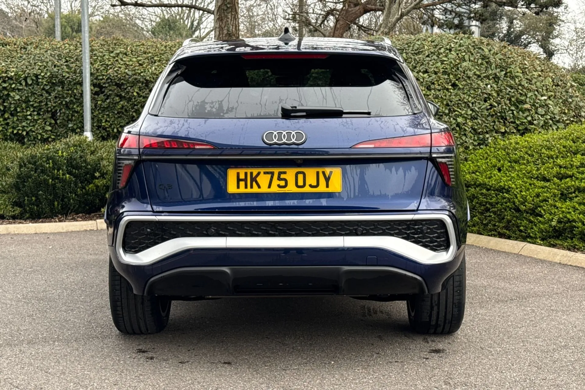 Audi Q3 thumbnail image number 11