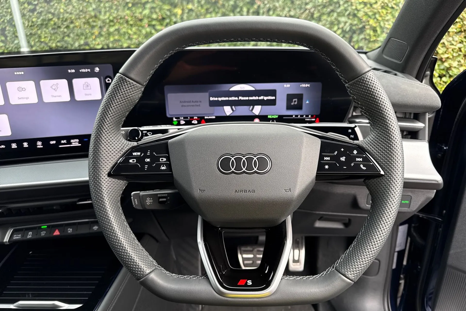 Audi Q3 thumbnail image number 12