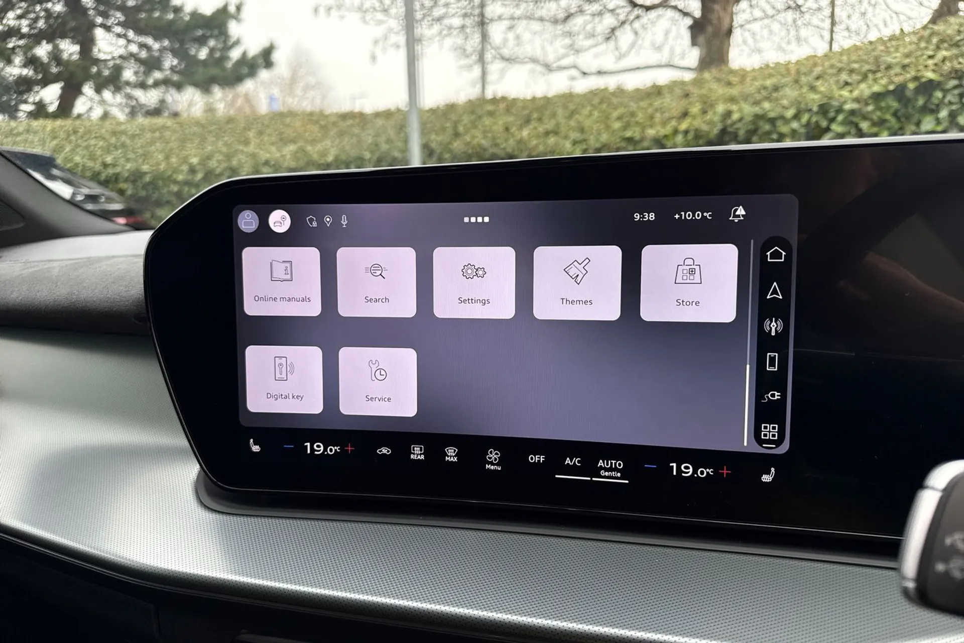 Audi Q3 thumbnail image number 22