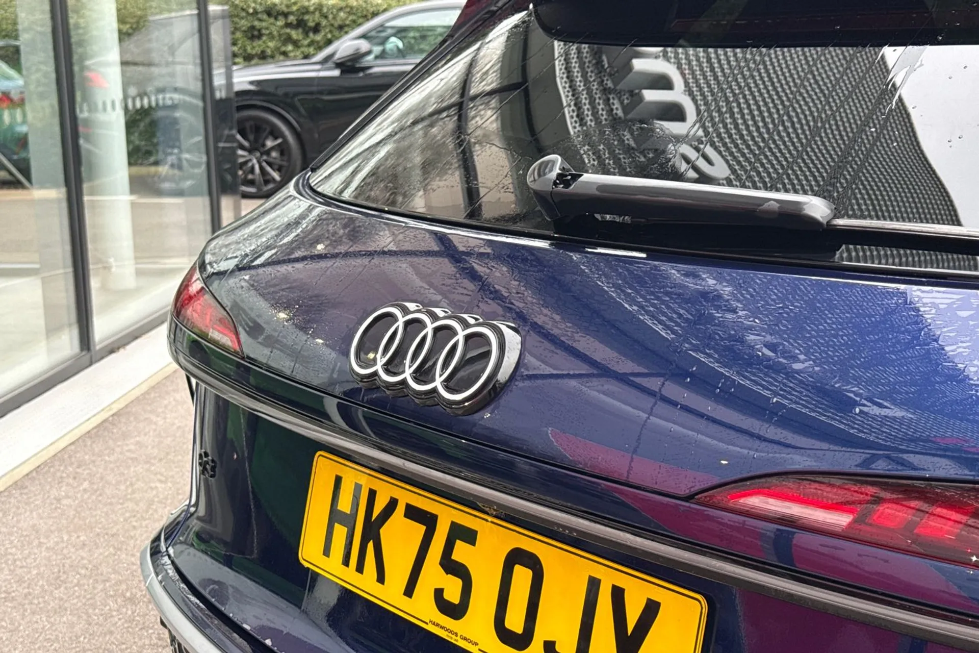 Audi Q3 thumbnail image number 25