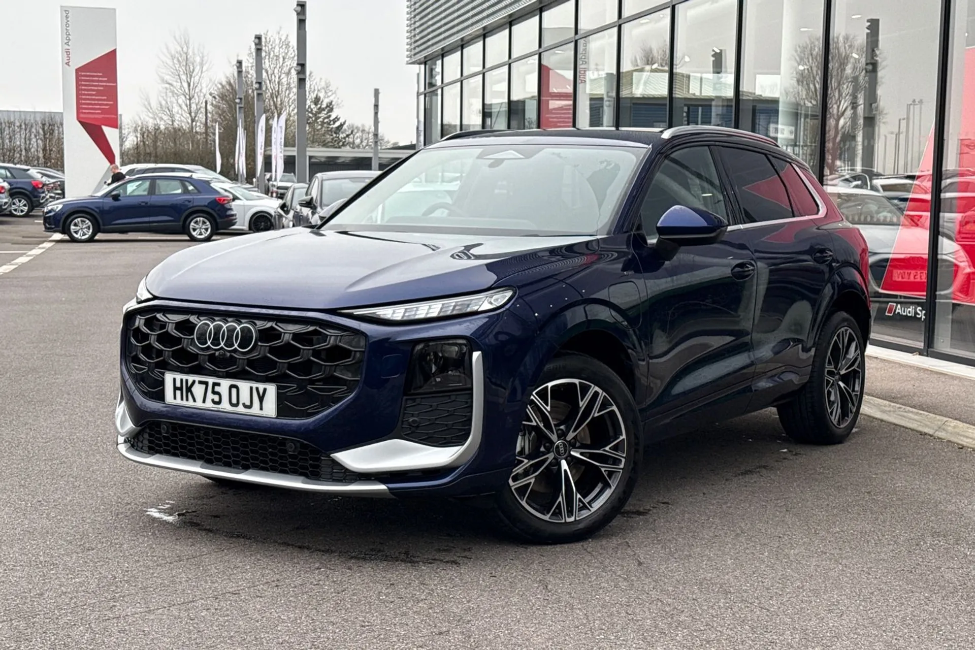 Audi Q3 thumbnail image number 17