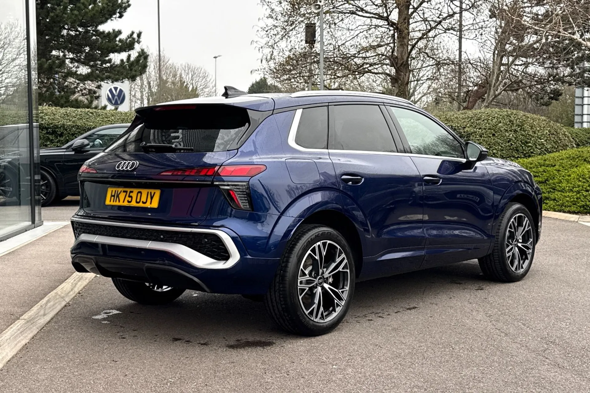 Audi Q3 thumbnail image number 9