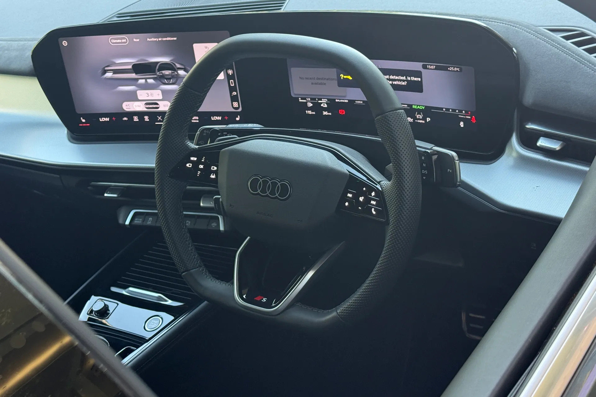 Audi Q3 thumbnail image number 29