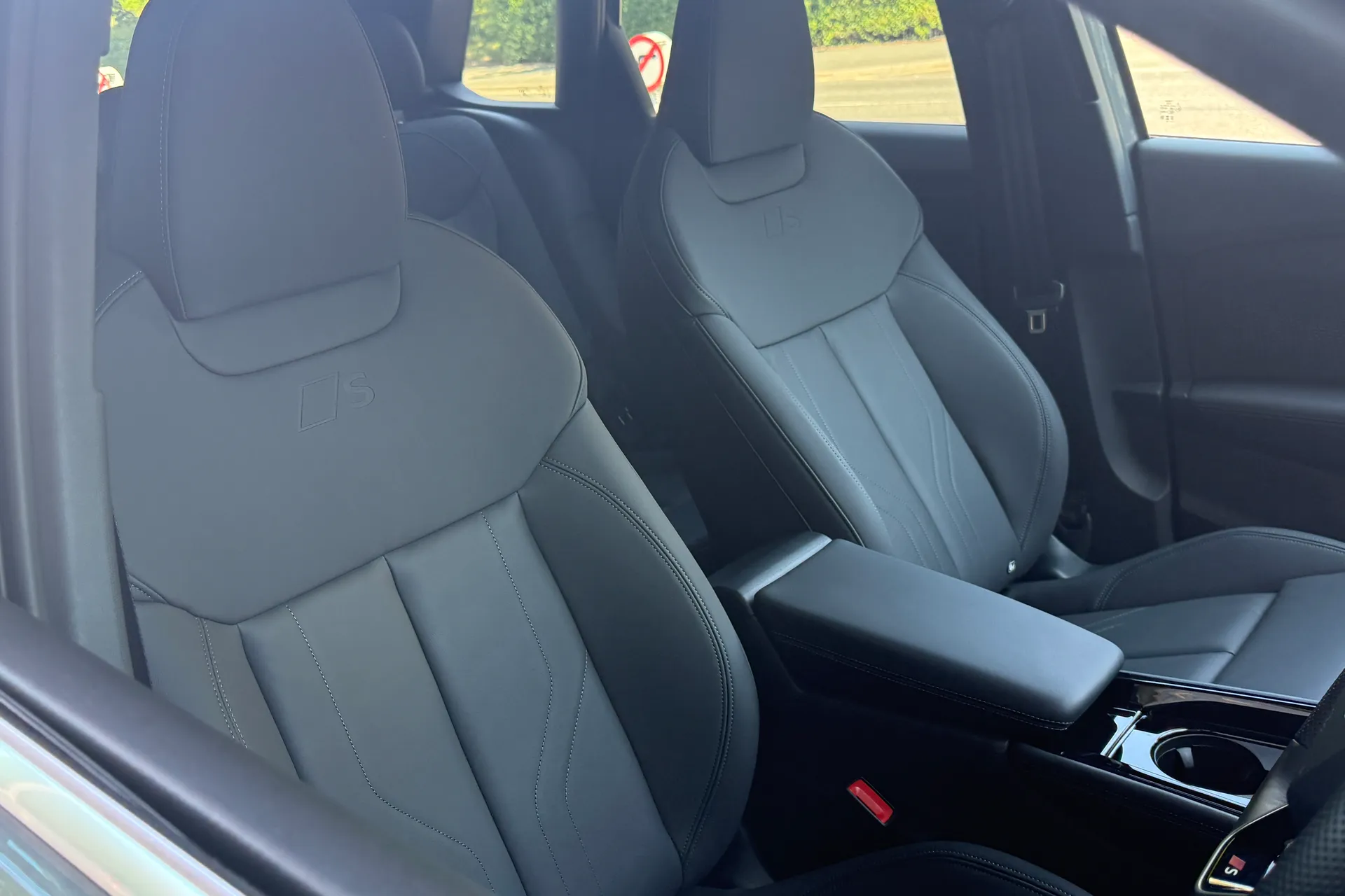 Audi Q3 thumbnail image number 30