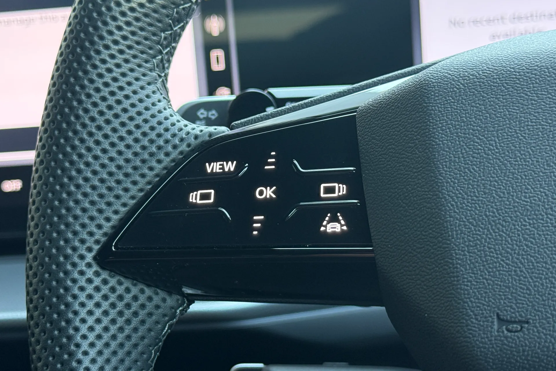 Audi Q3 thumbnail image number 15