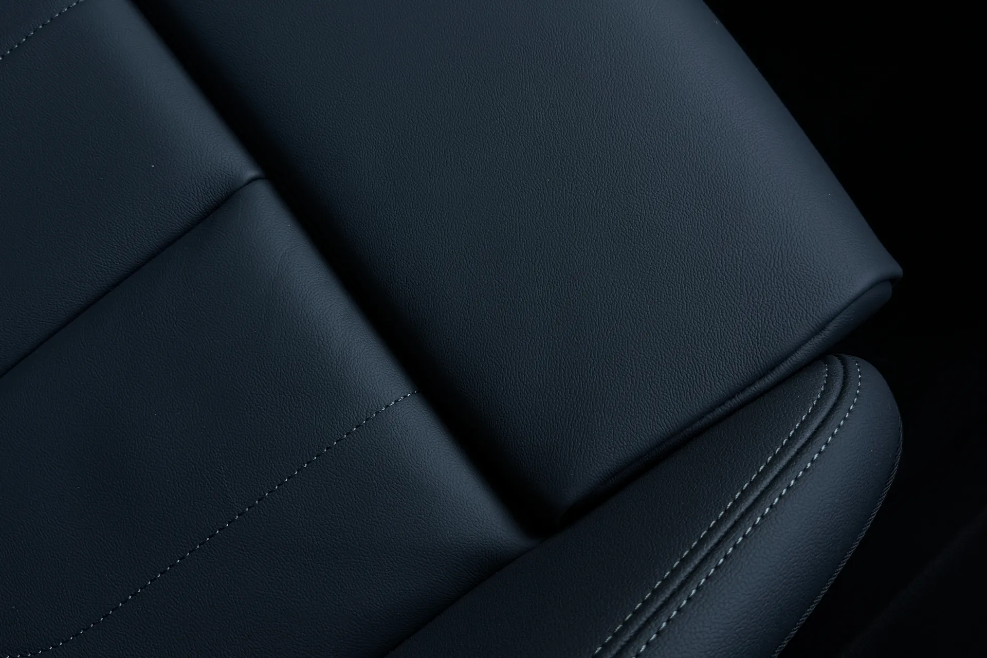 Audi Q3 thumbnail image number 24