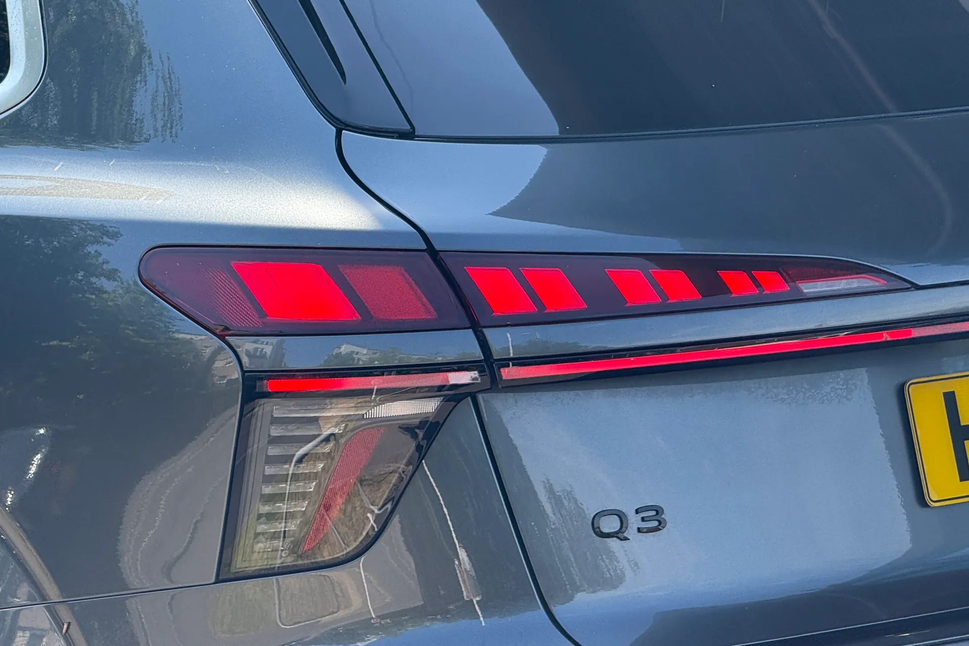 Audi Q3 thumbnail image number 40