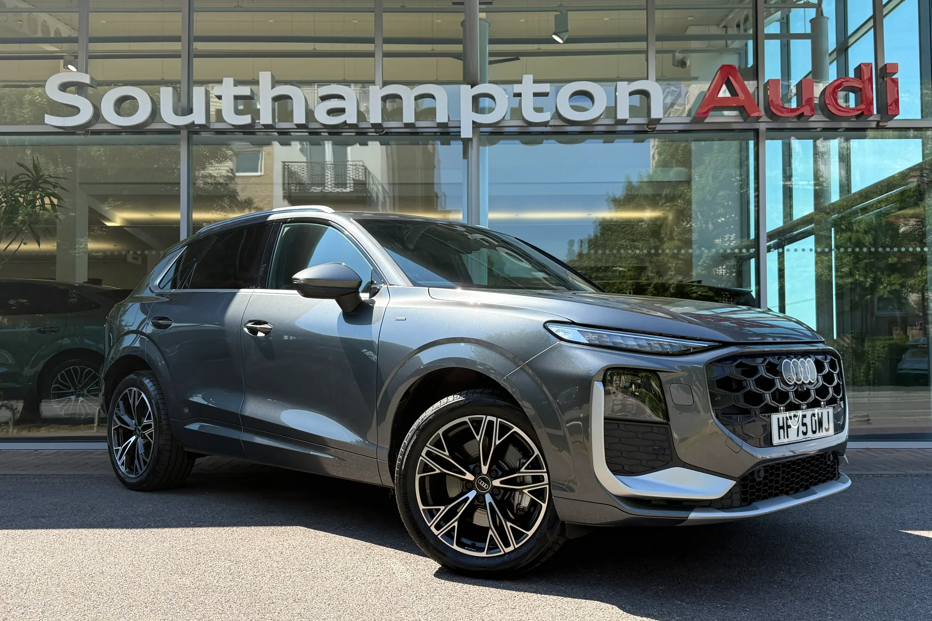 Audi Q3 focused image