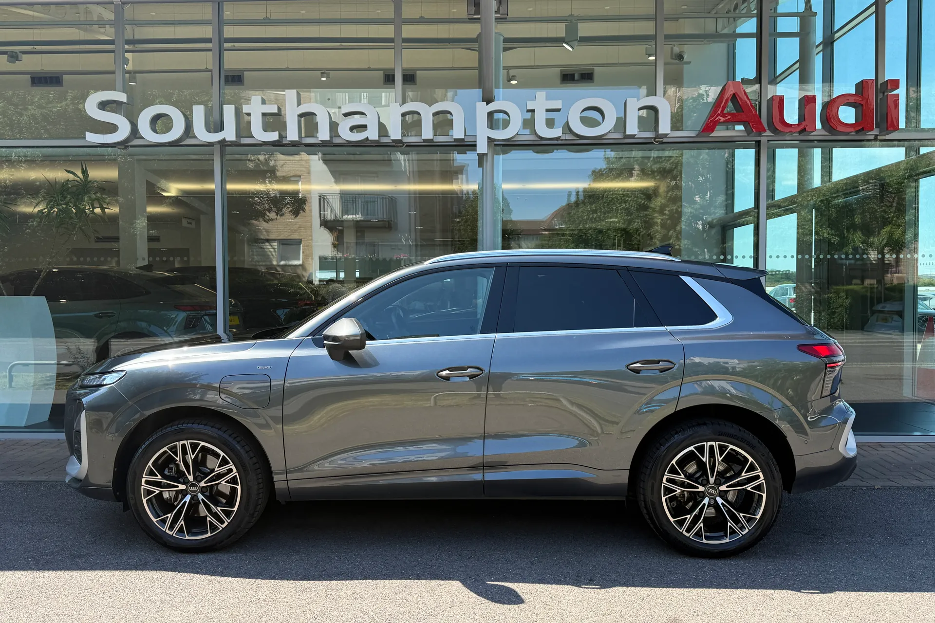 Audi Q3 thumbnail image number 41