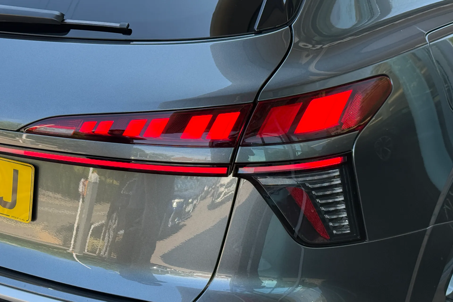 Audi Q3 thumbnail image number 38