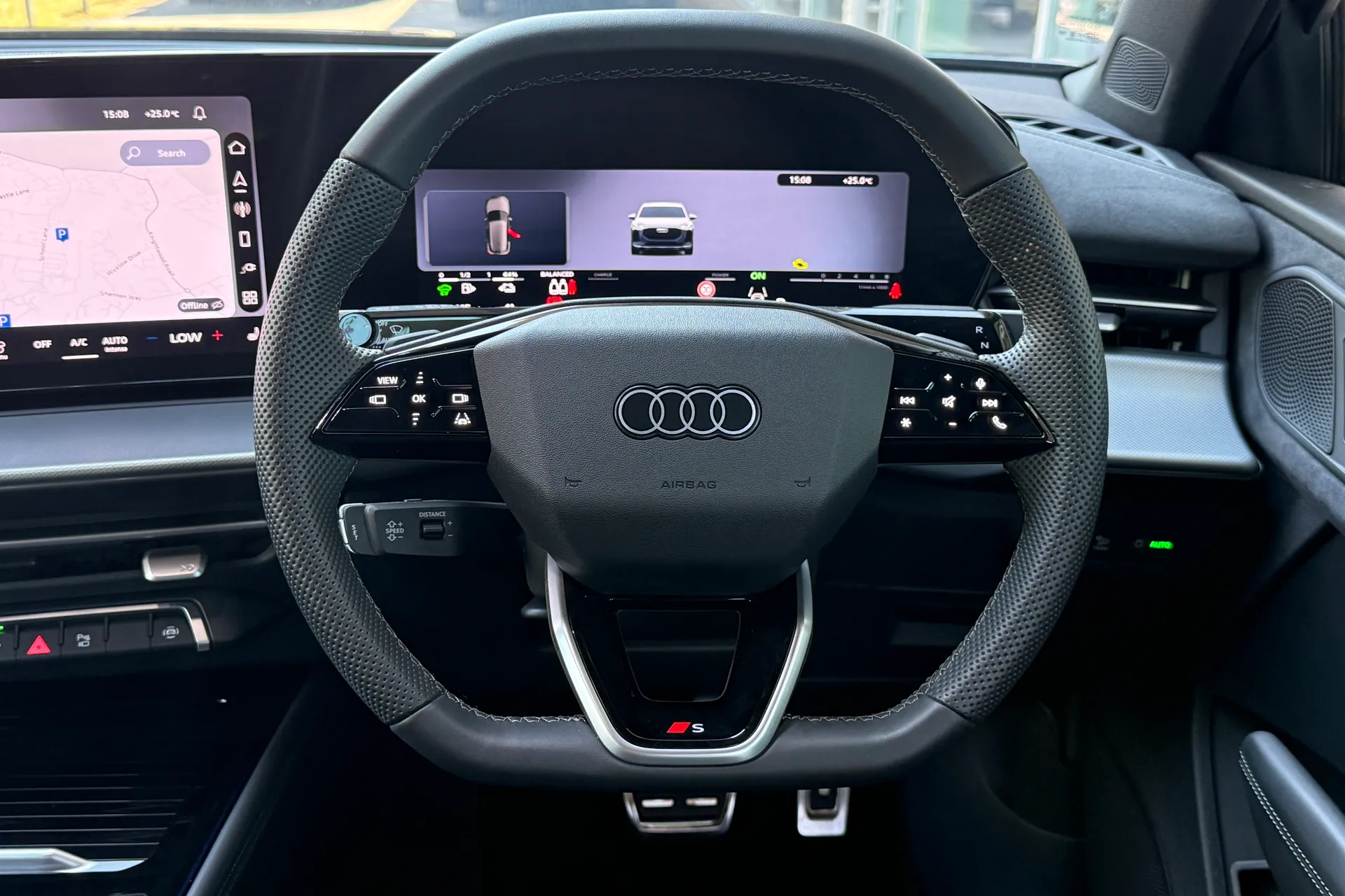 Audi Q3 thumbnail image number 33