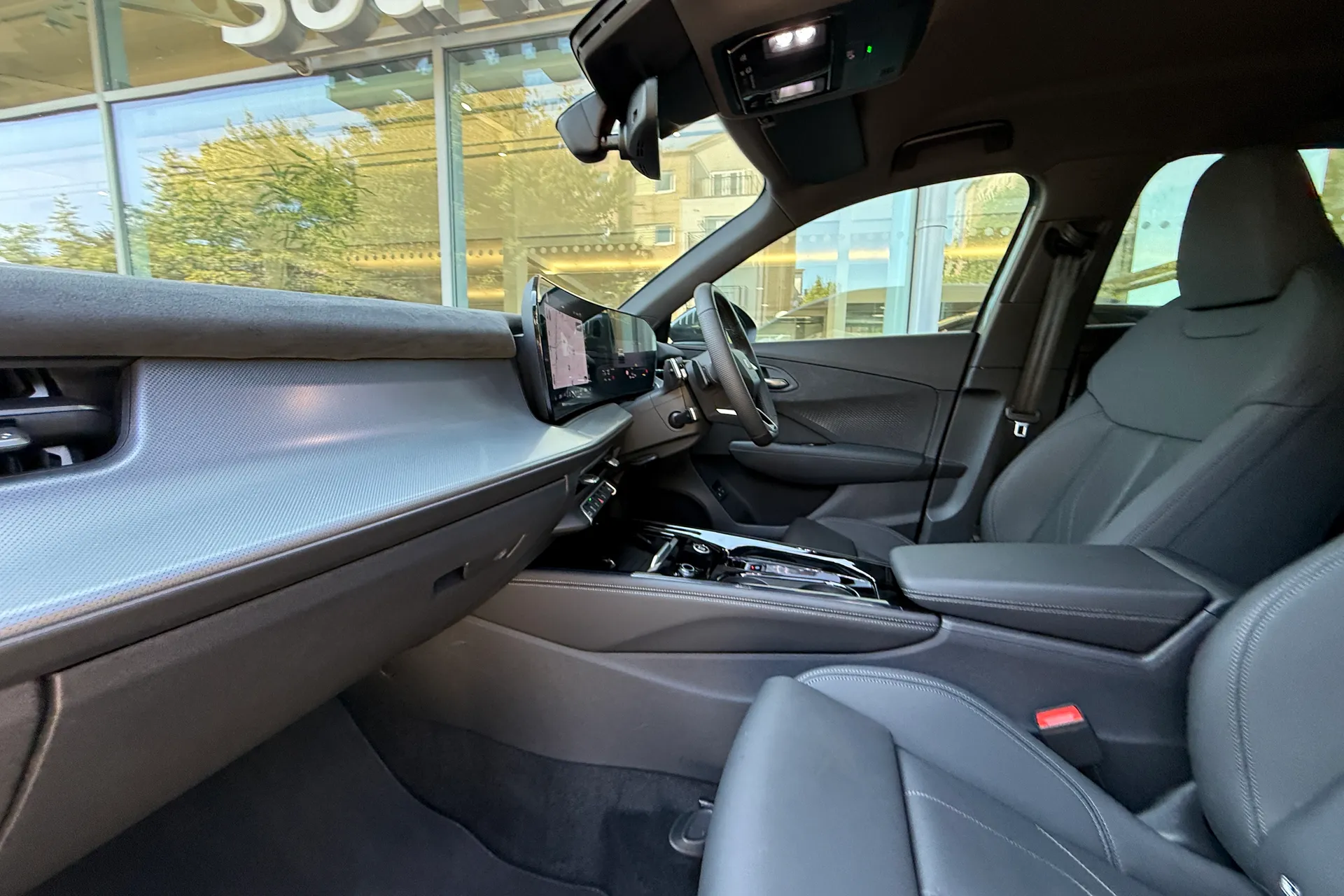 Audi Q3 thumbnail image number 10
