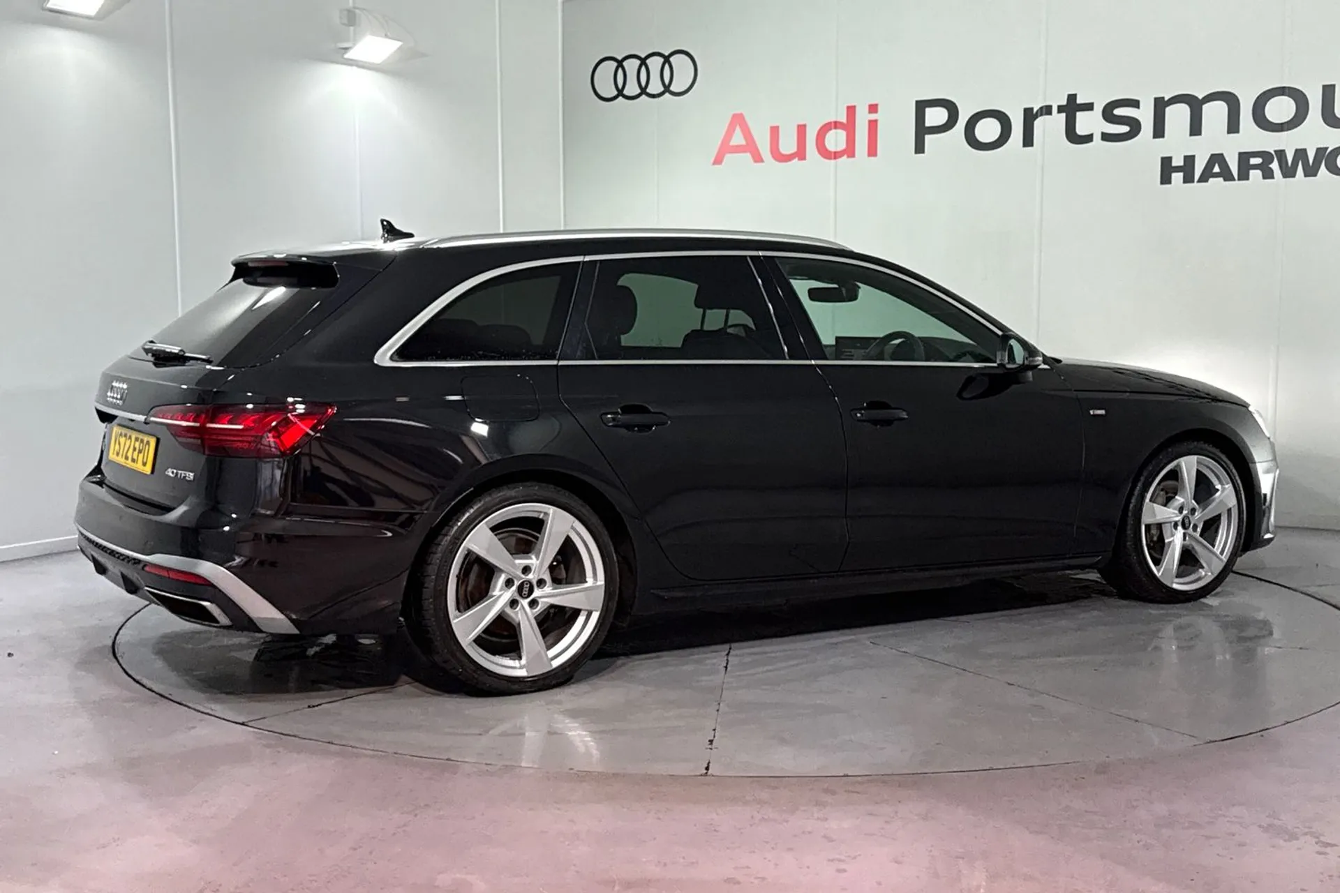 Audi A4 thumbnail image number 10