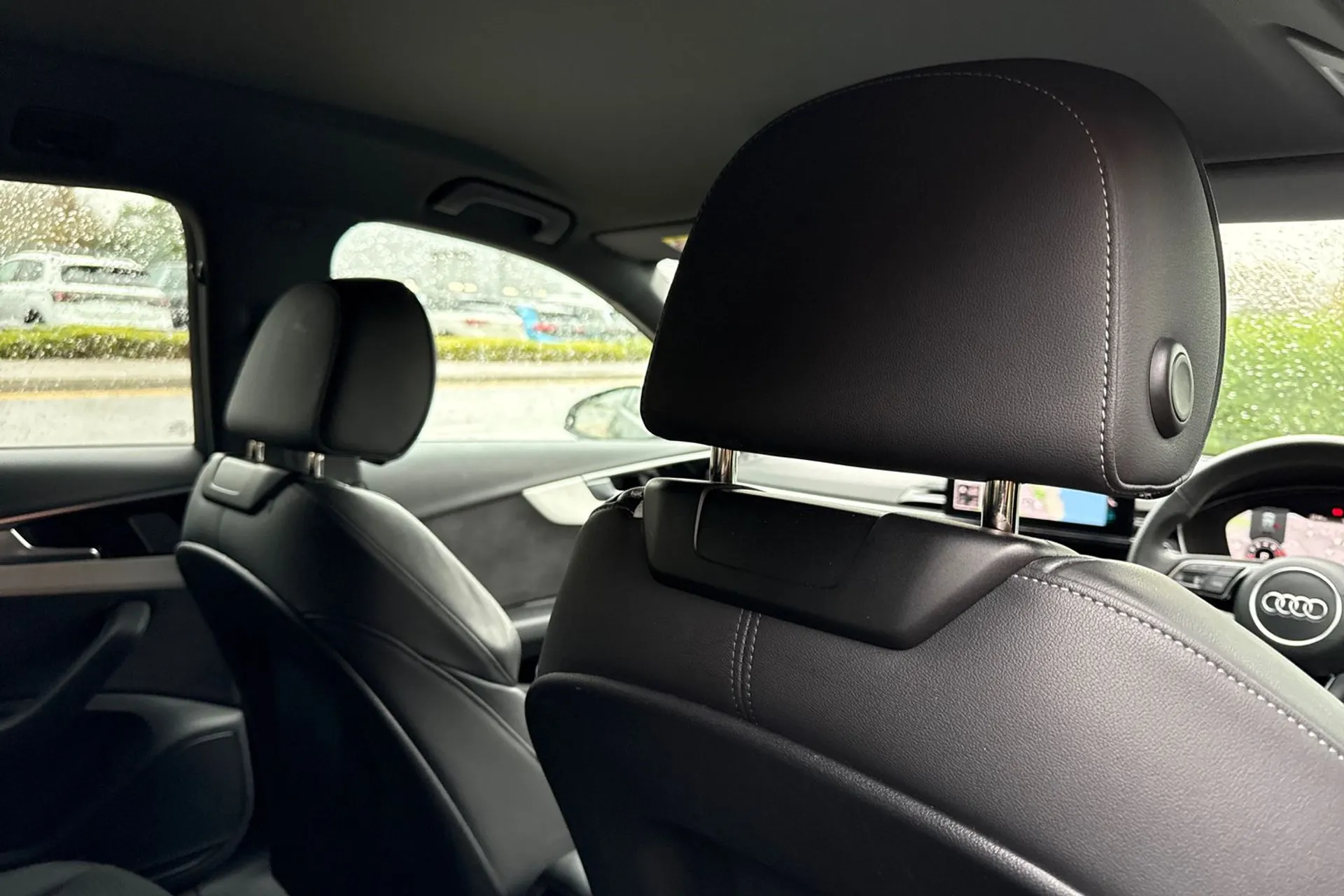 Audi A4 thumbnail image number 26