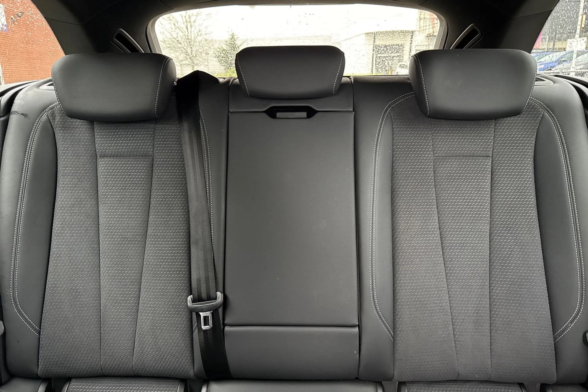 Audi A4 thumbnail image number 40