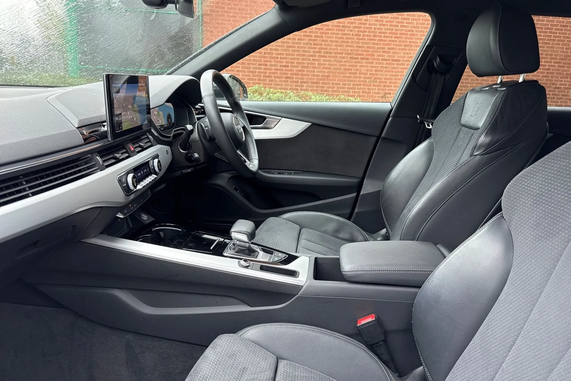 Audi A4 thumbnail image number 35