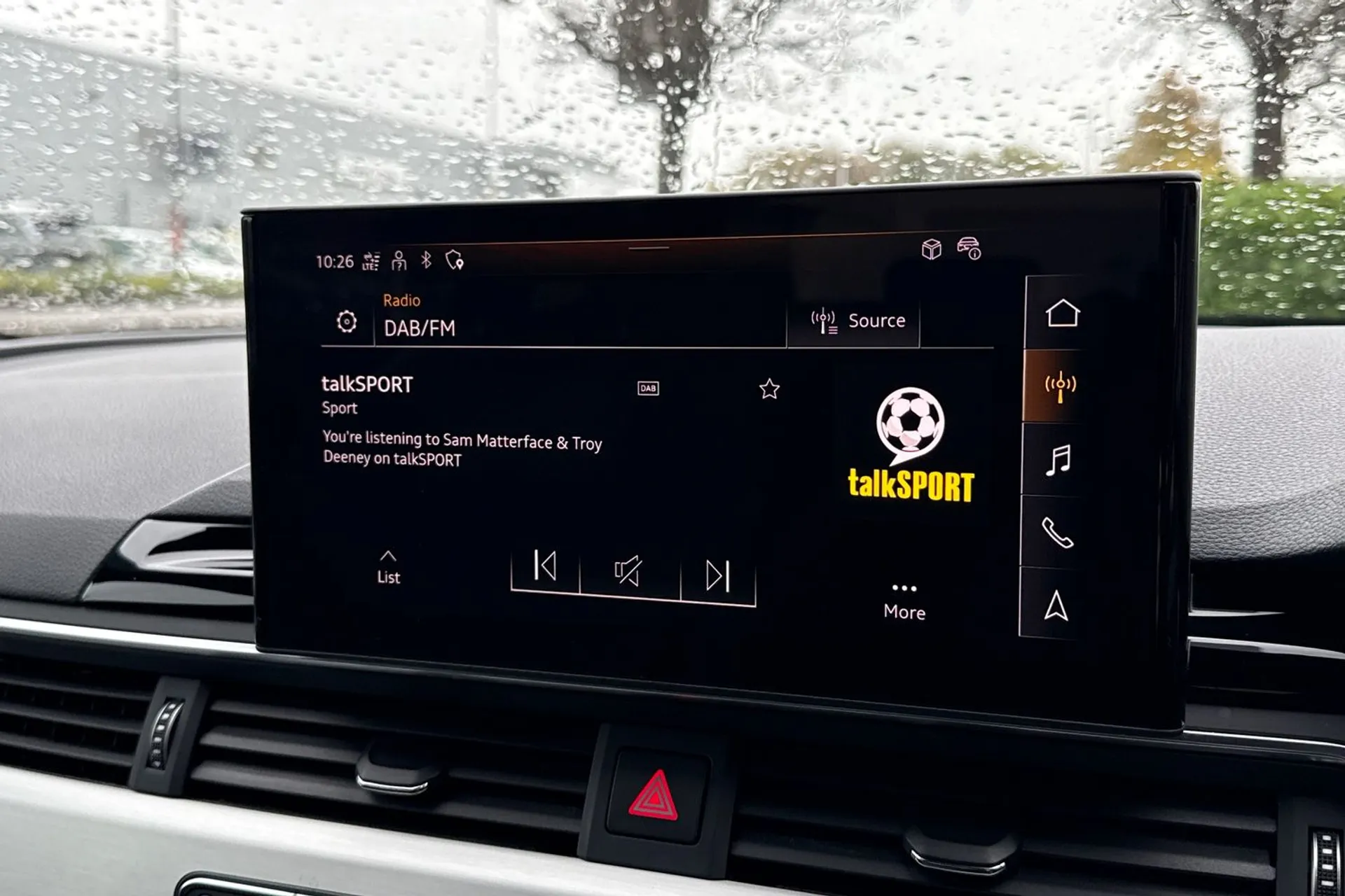 Audi A4 thumbnail image number 27