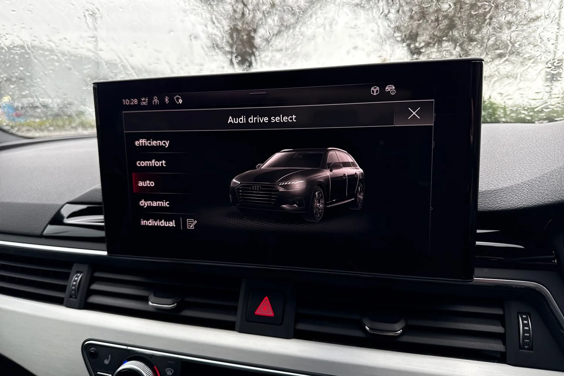 Audi A4 thumbnail image number 36