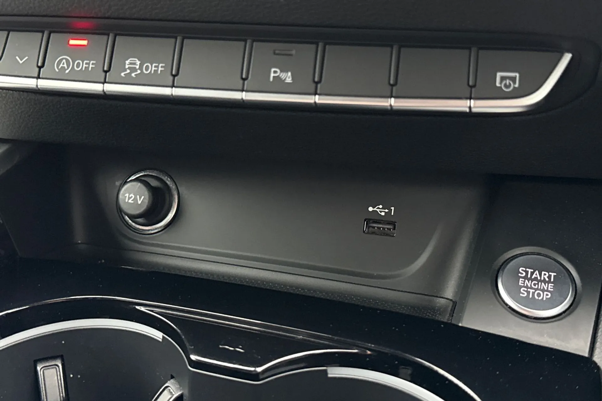 Audi A4 thumbnail image number 39