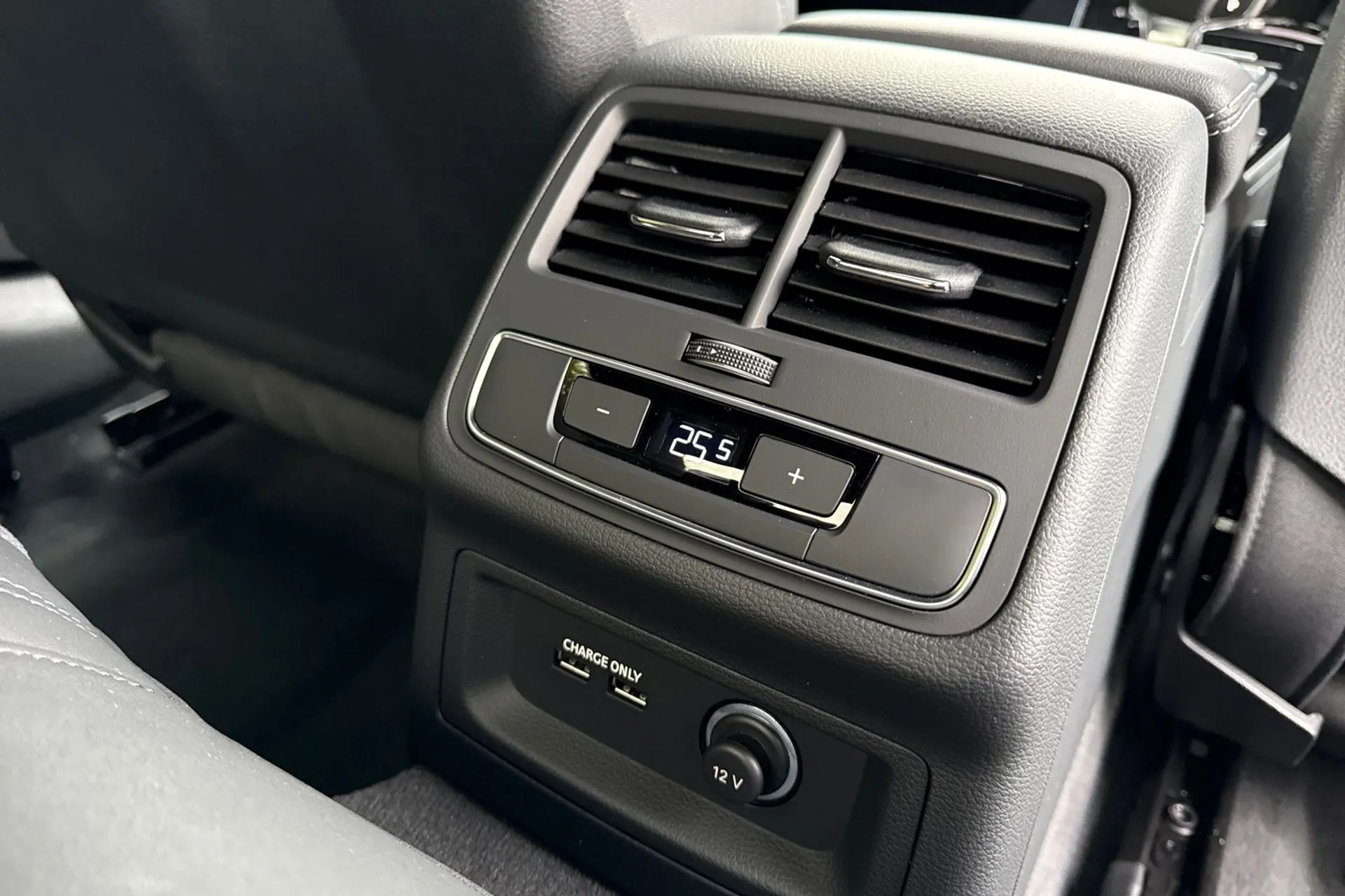 Audi A5 thumbnail image number 38