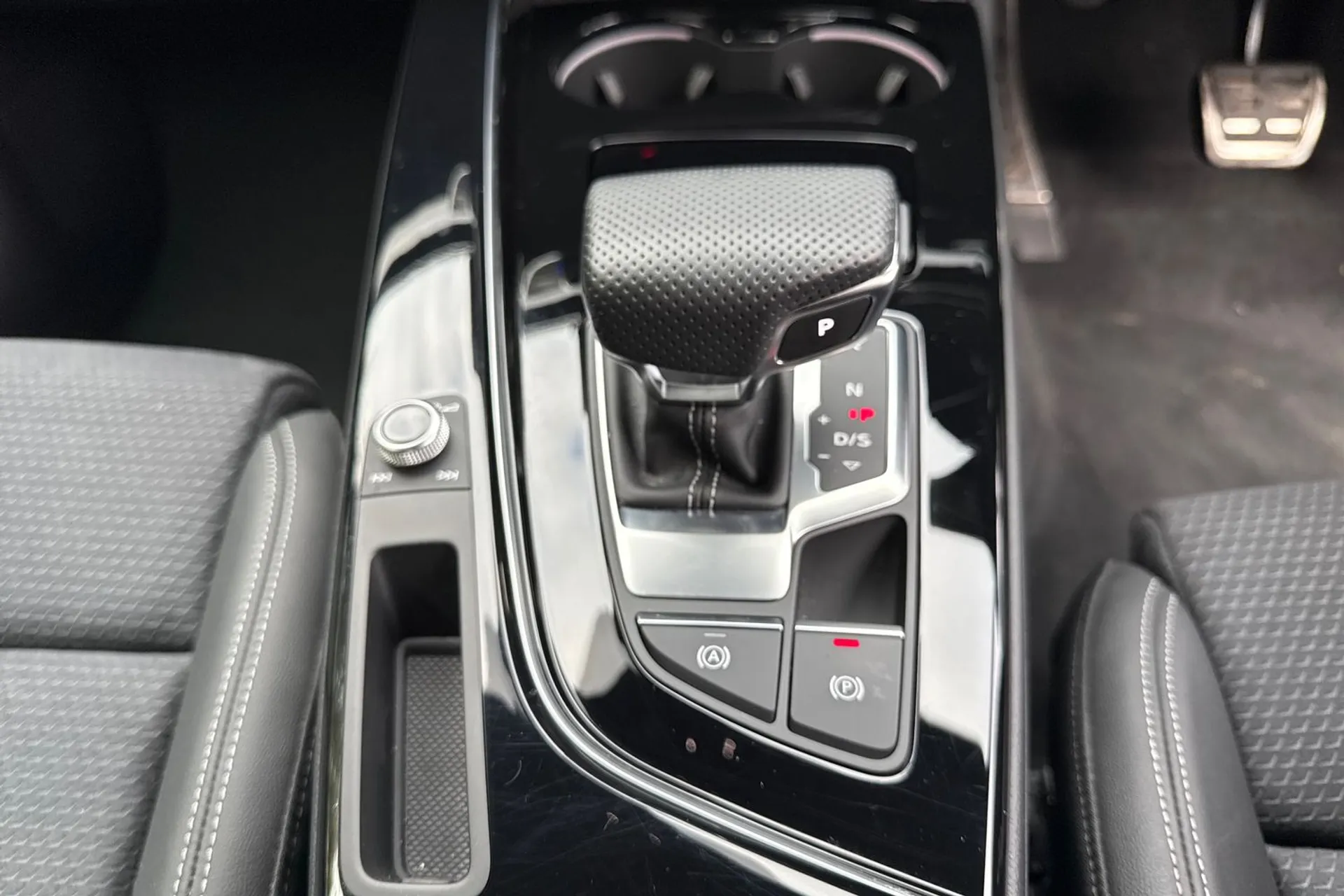 Audi A5 thumbnail image number 44