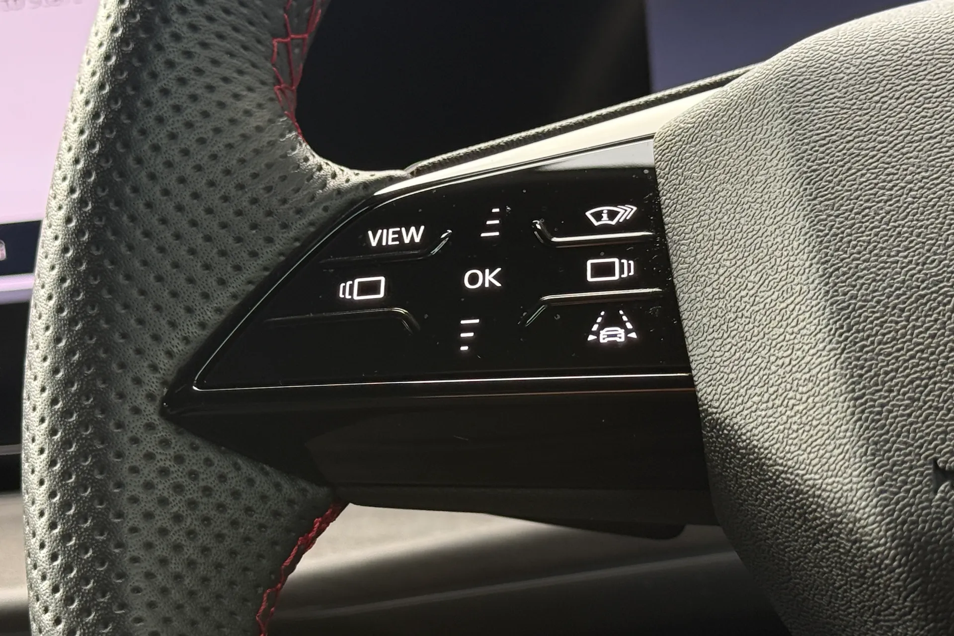 Audi Q3 thumbnail image number 9