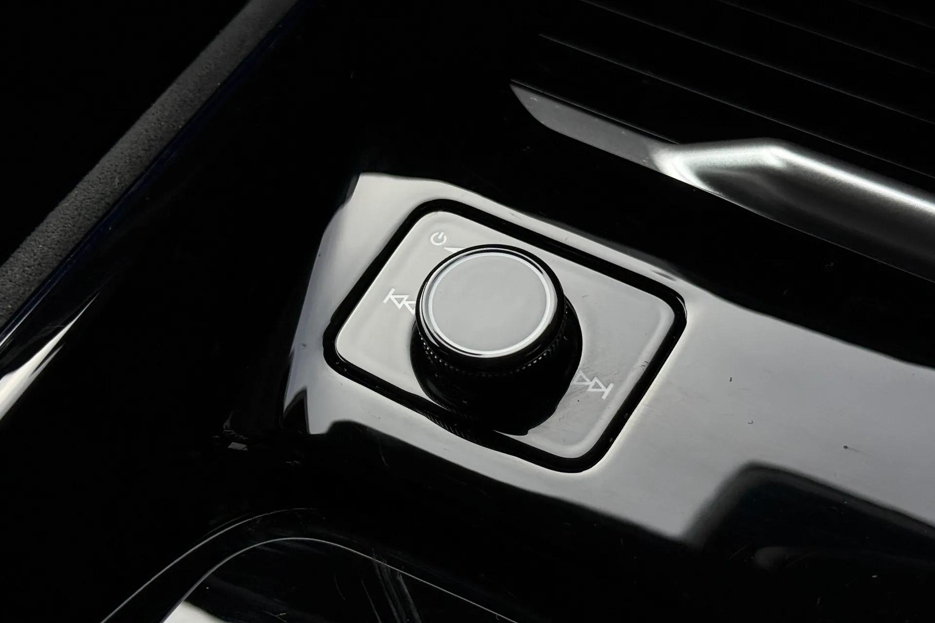 Audi Q3 thumbnail image number 17