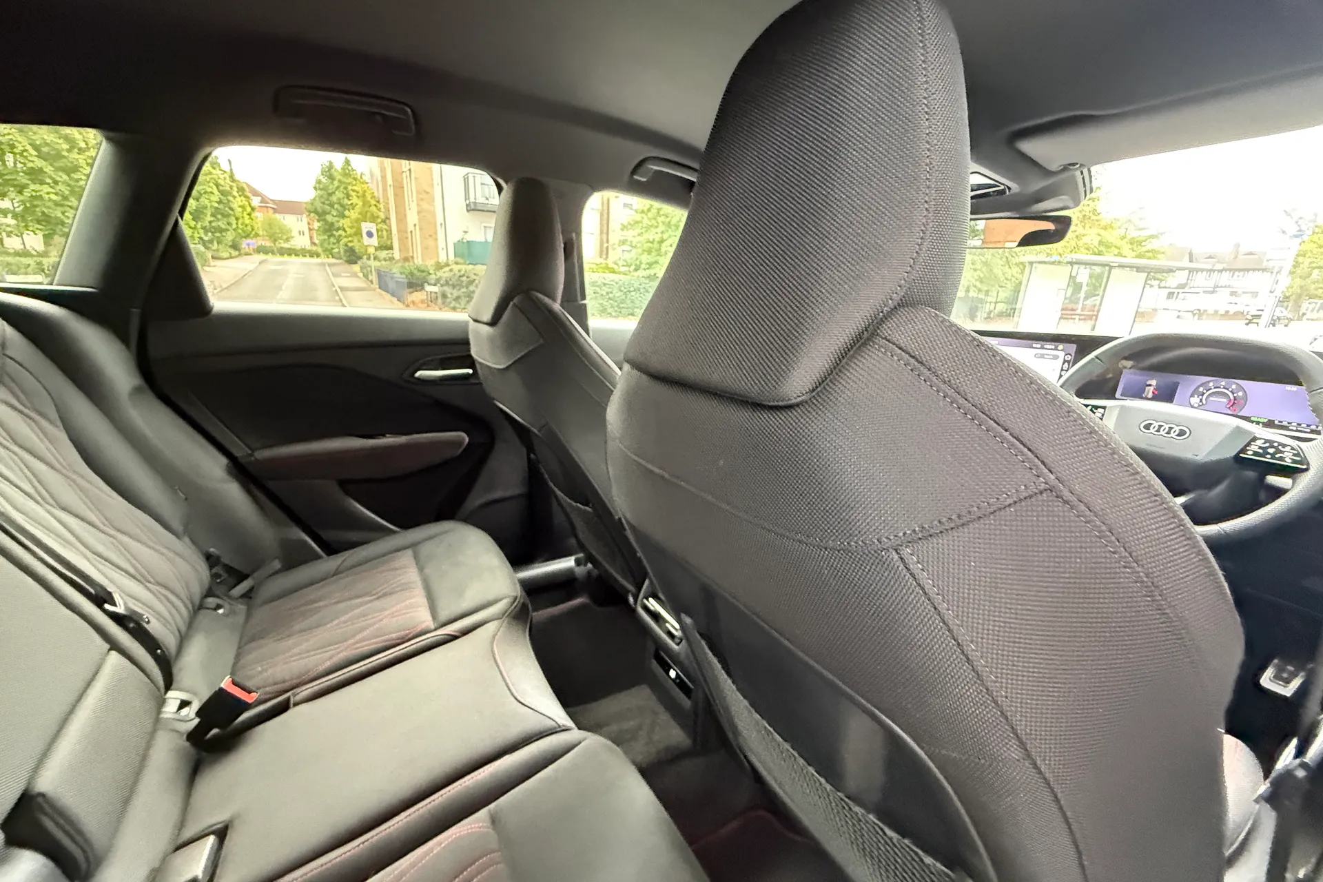 Audi Q3 thumbnail image number 30