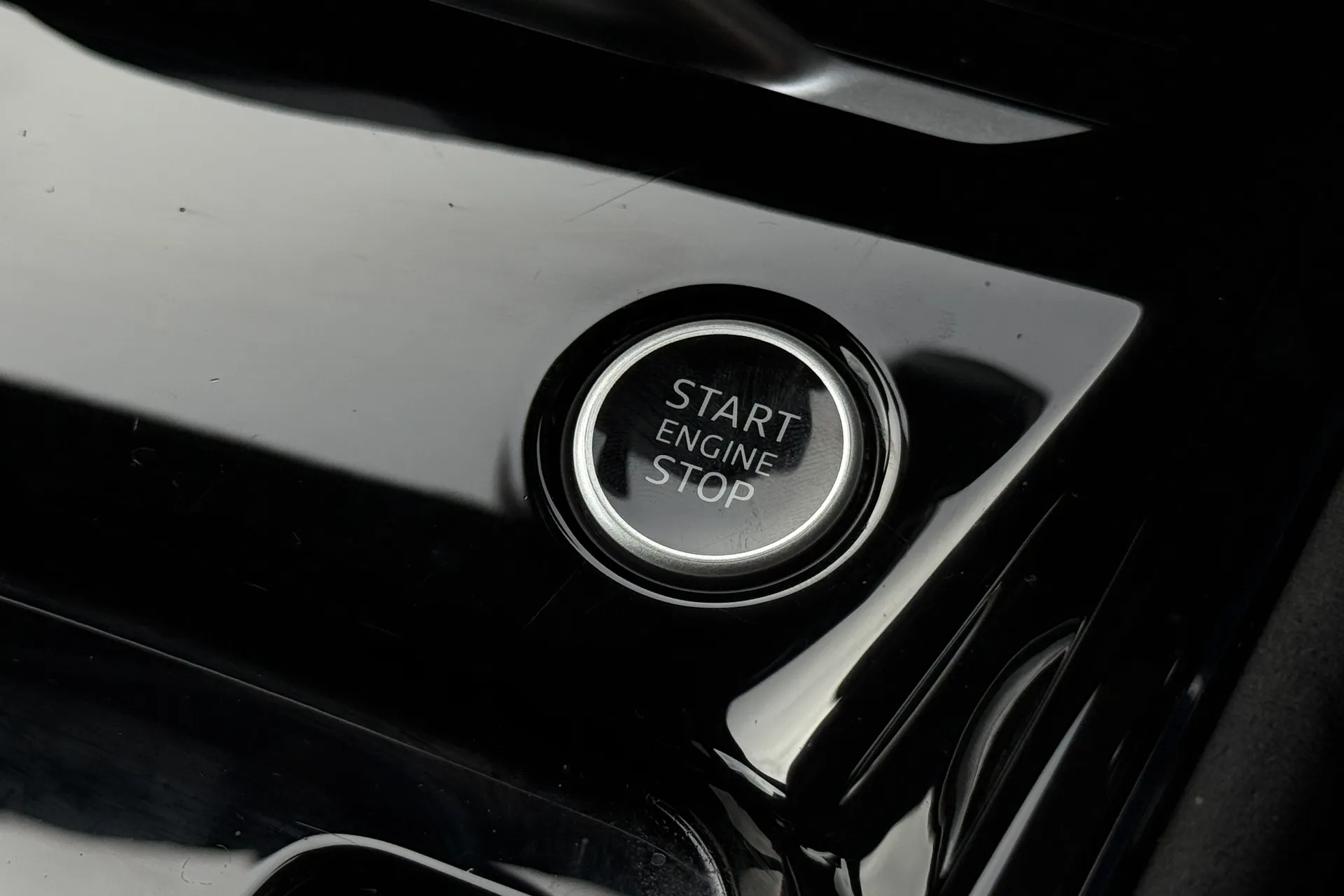 Audi Q3 thumbnail image number 18