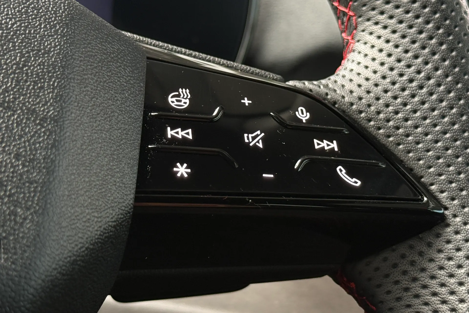 Audi Q3 thumbnail image number 8