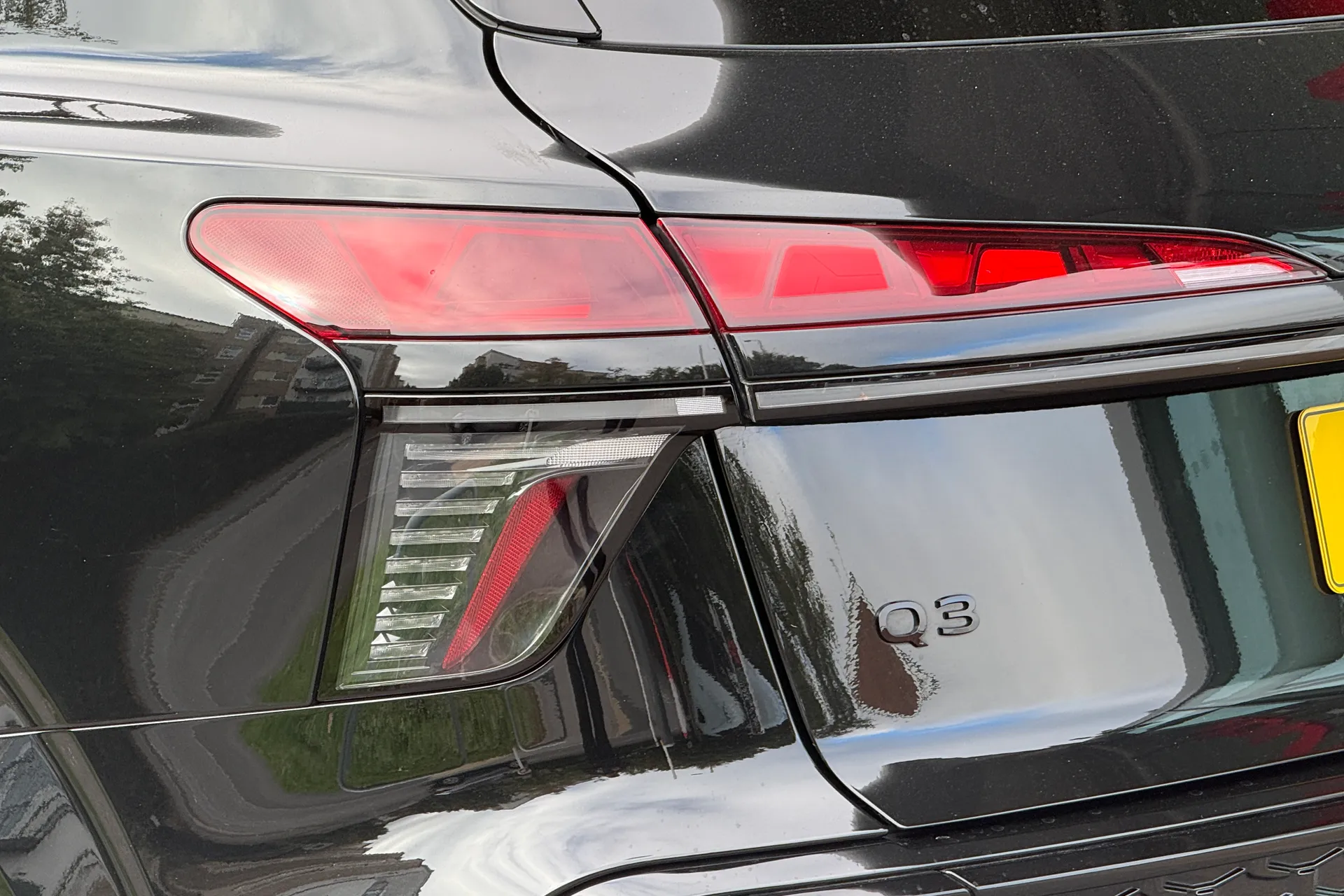 Audi Q3 thumbnail image number 39