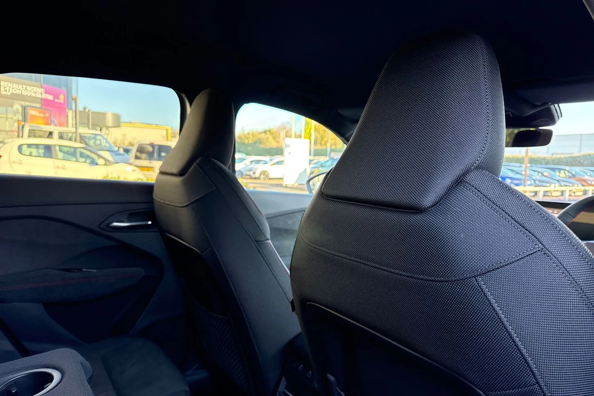 Audi Q3 thumbnail image number 30