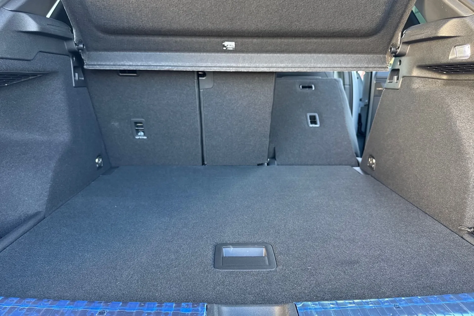 Audi Q3 thumbnail image number 24