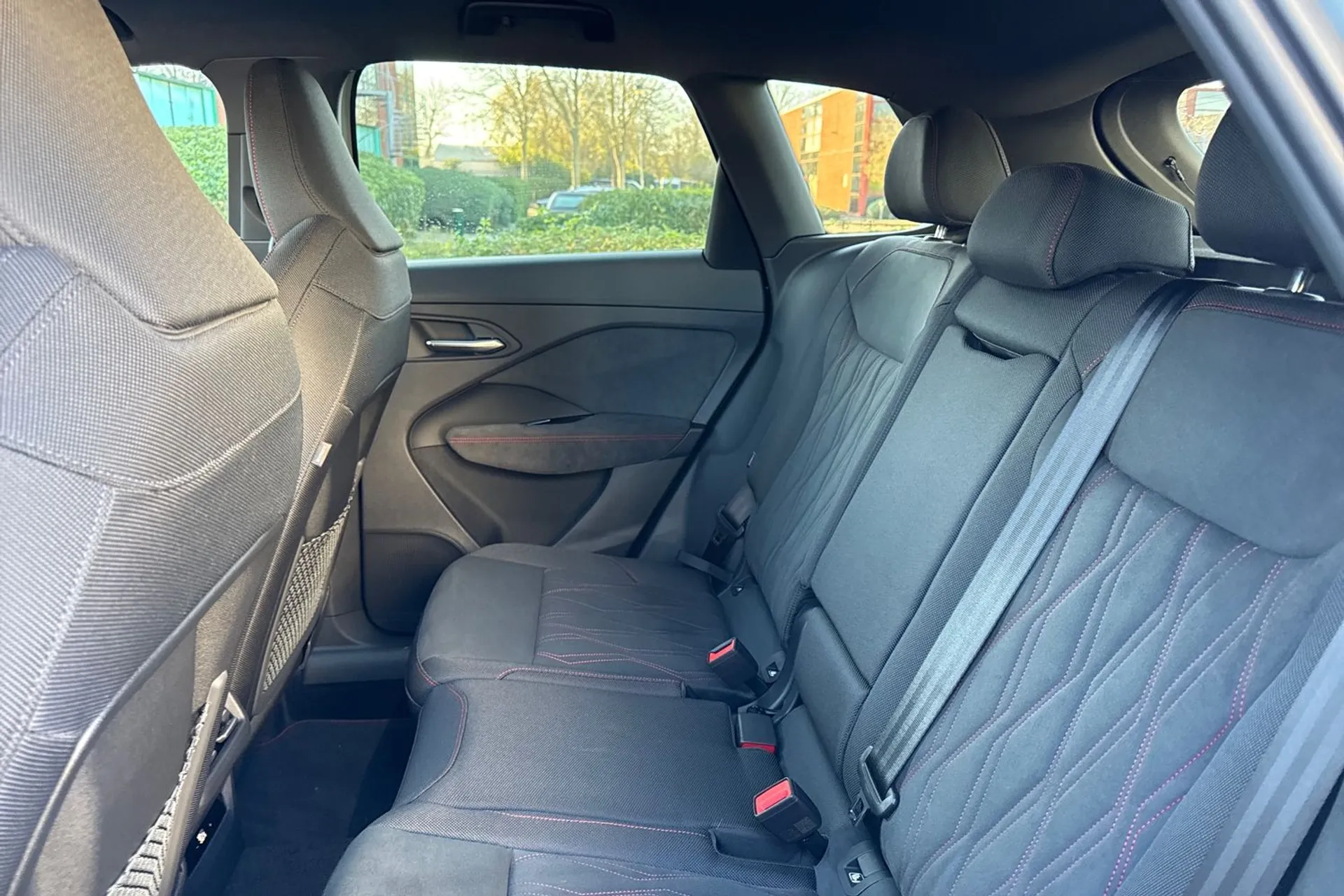 Audi Q3 thumbnail image number 40