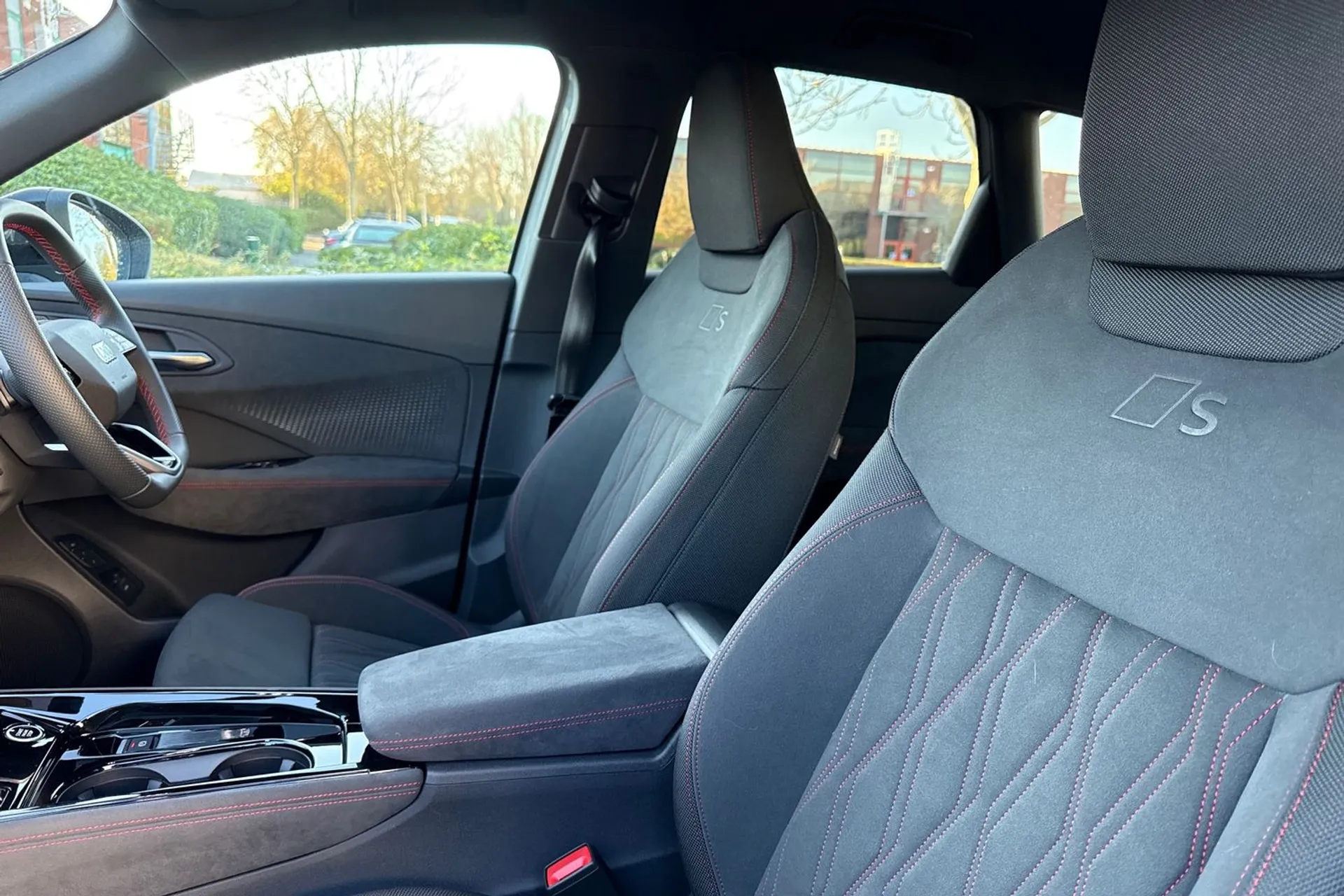 Audi Q3 thumbnail image number 38