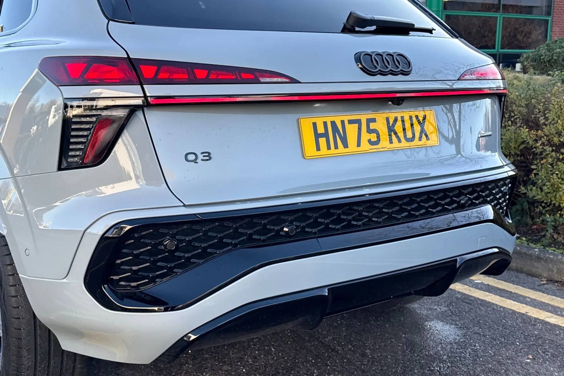 Audi Q3 thumbnail image number 17