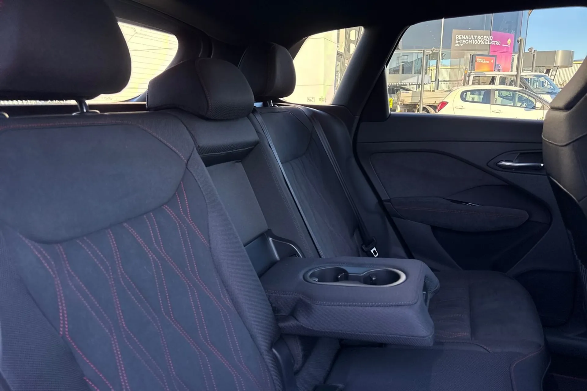 Audi Q3 thumbnail image number 26