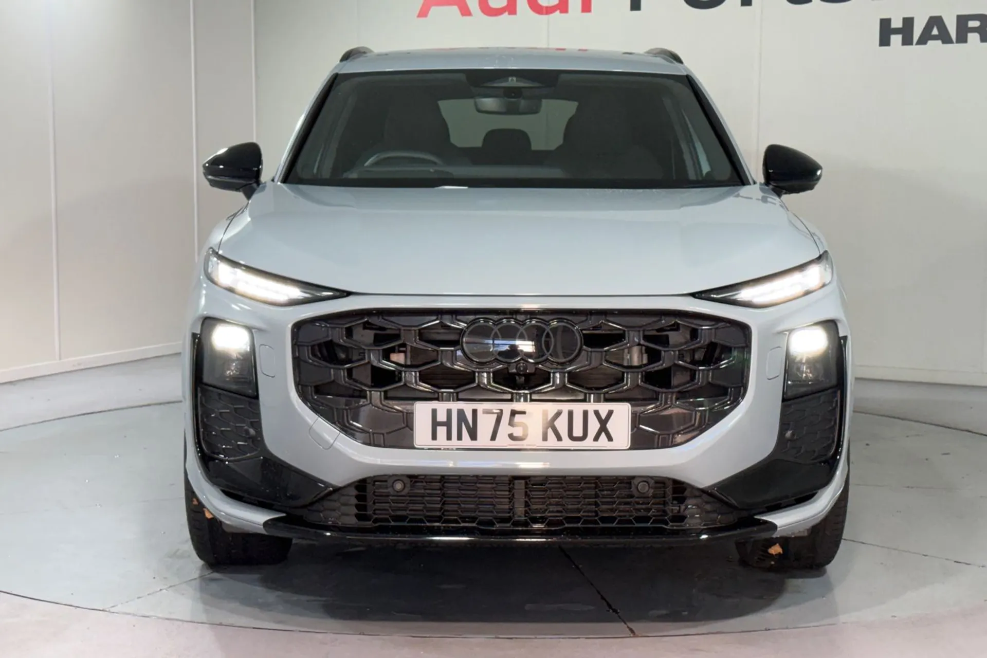 Audi Q3 thumbnail image number 6