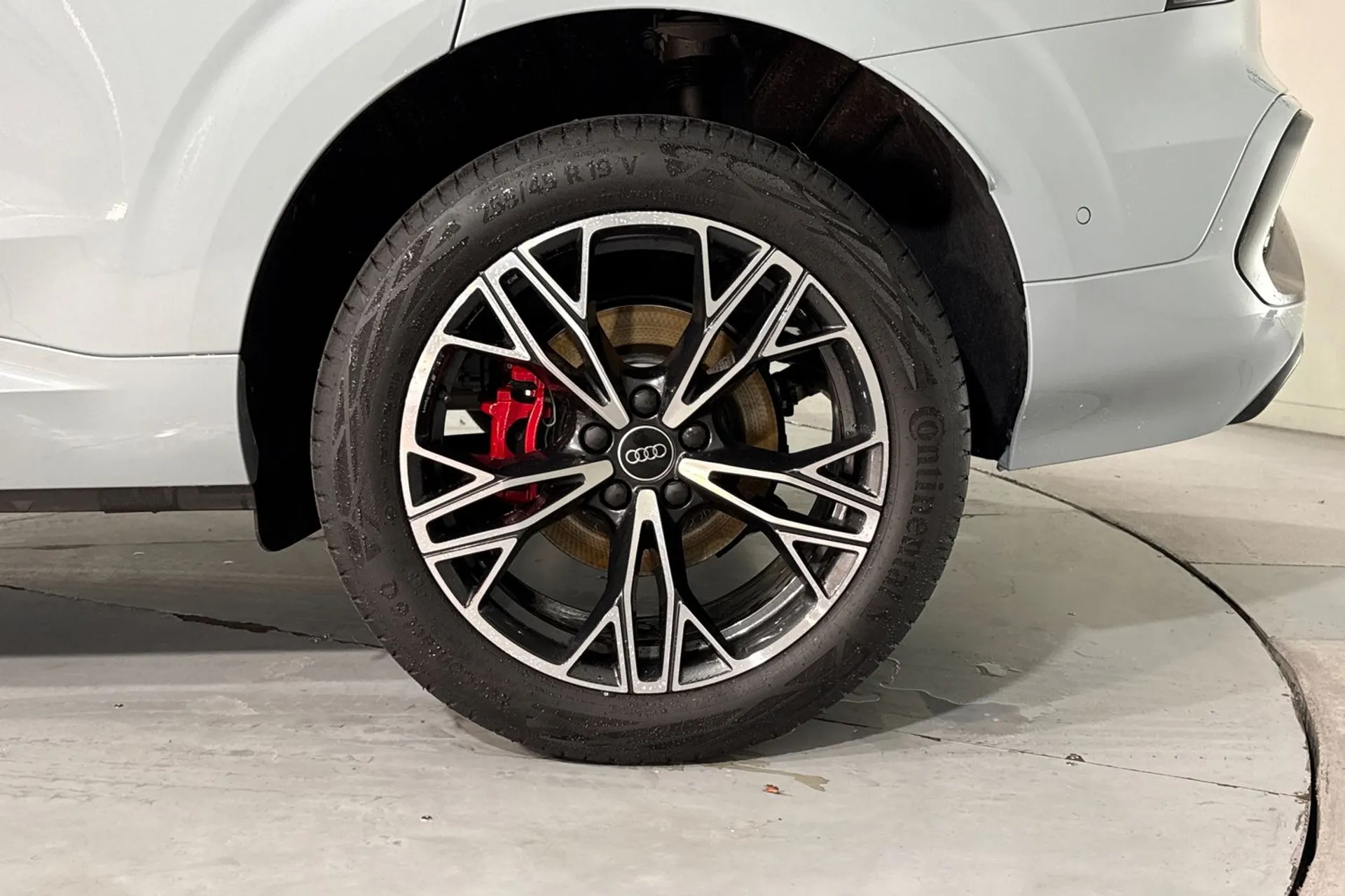 Audi Q3 thumbnail image number 13