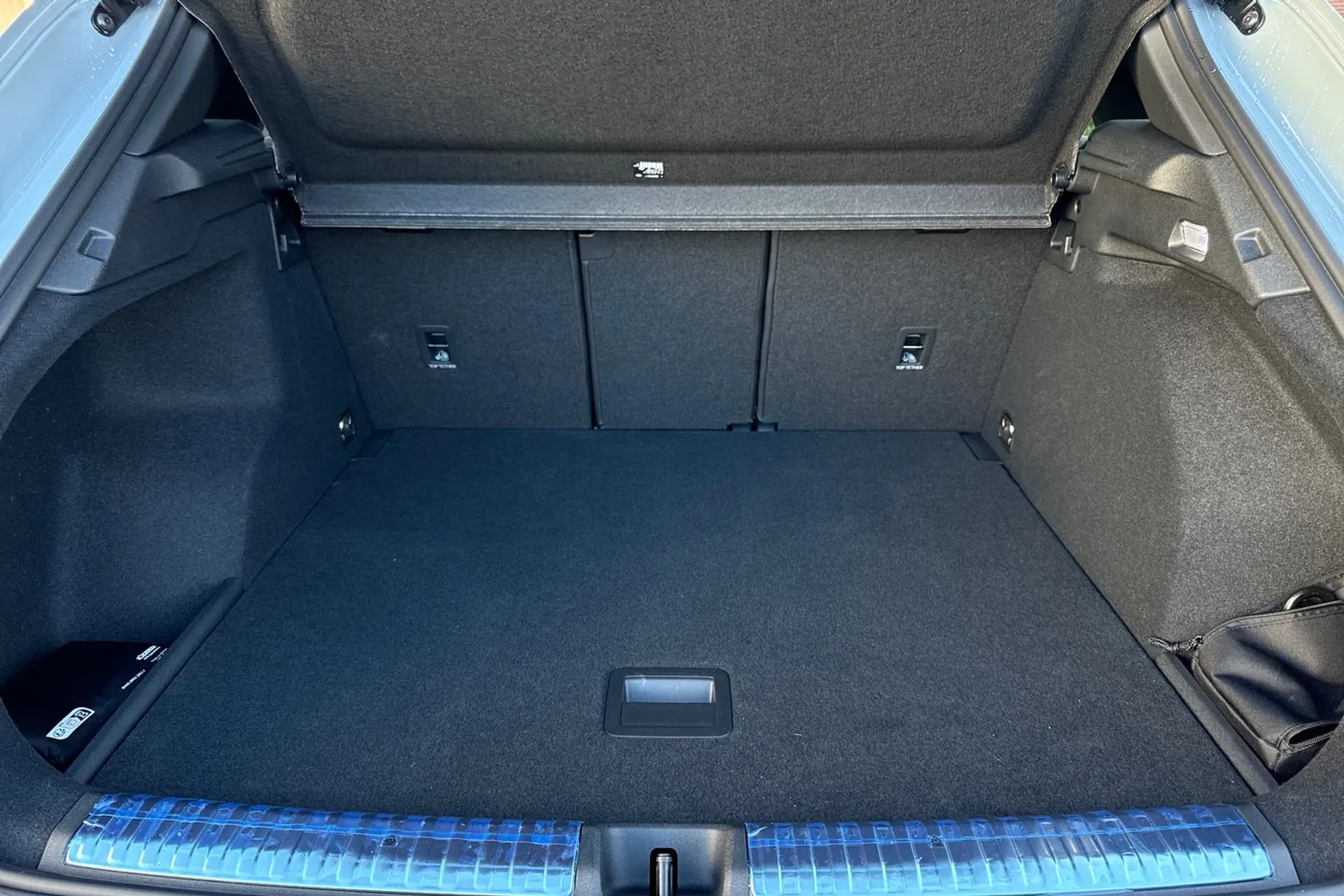 Audi Q3 thumbnail image number 19