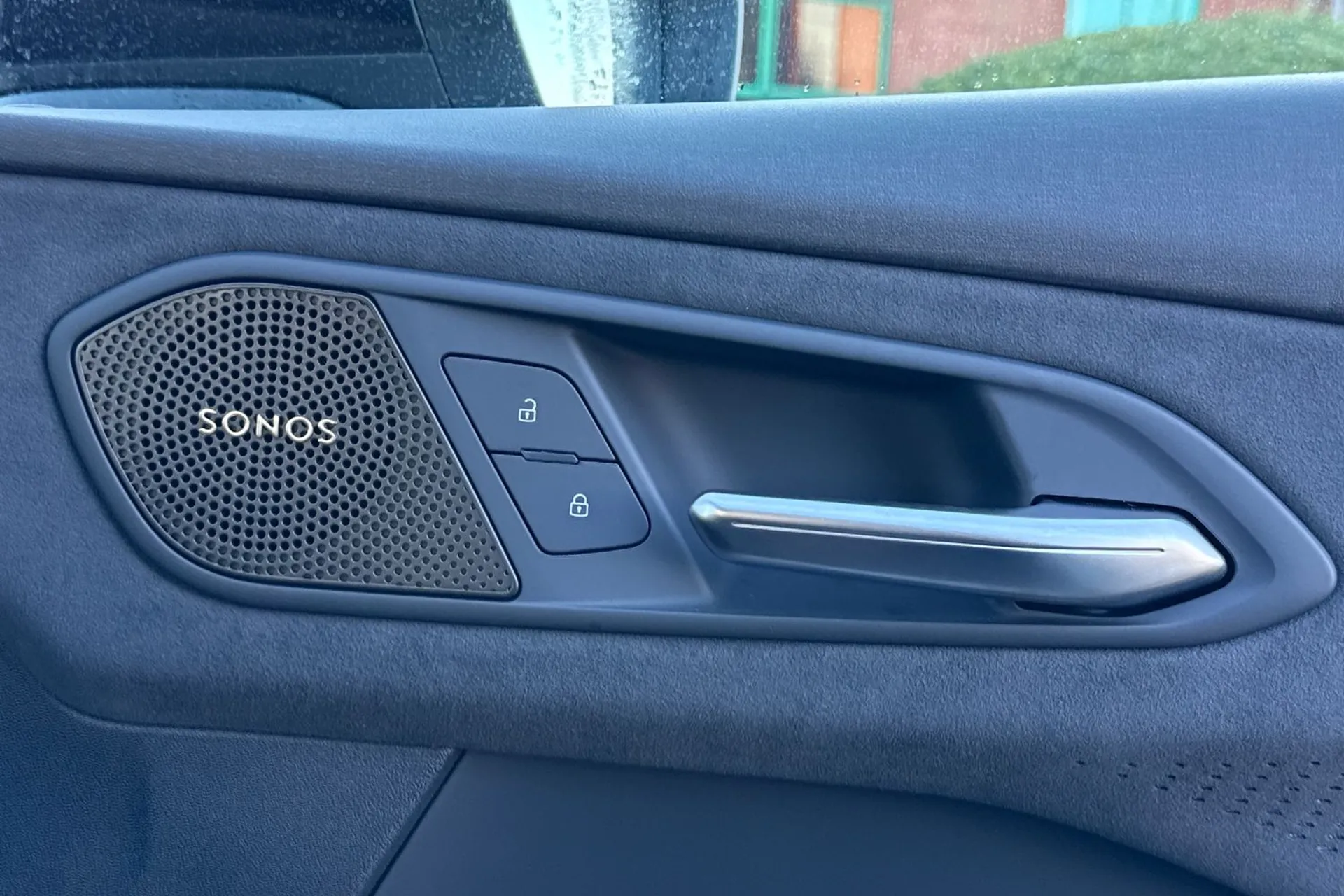 Audi Q3 thumbnail image number 22