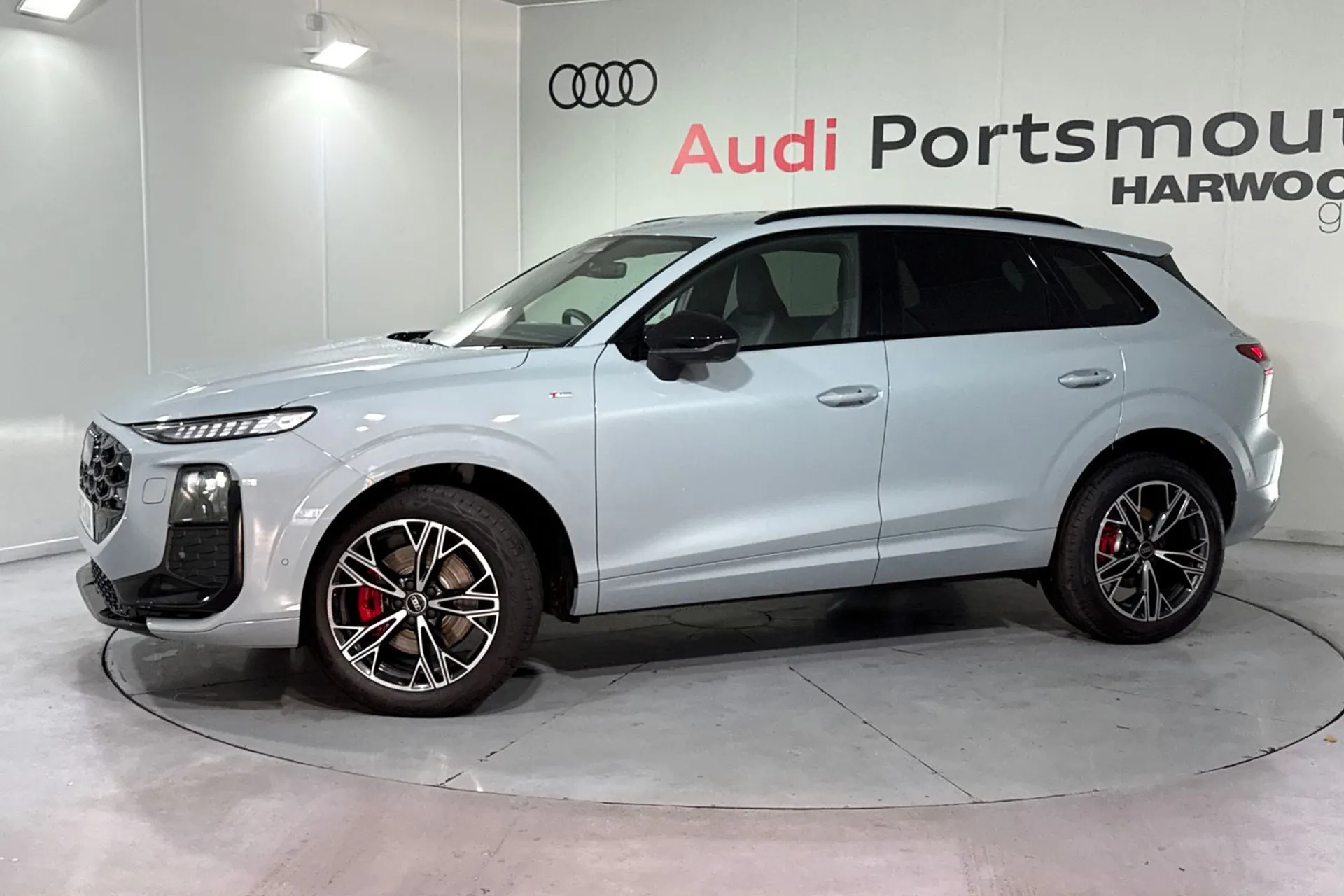 Audi Q3 thumbnail image number 9