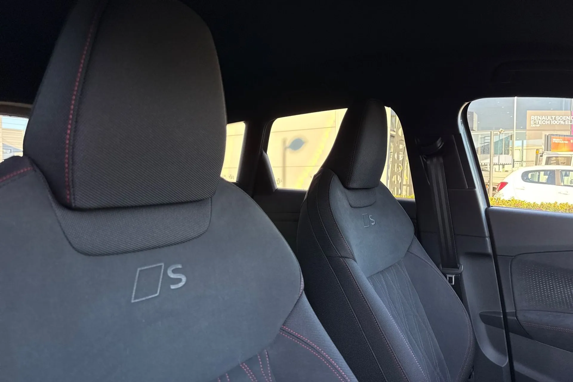 Audi Q3 thumbnail image number 34