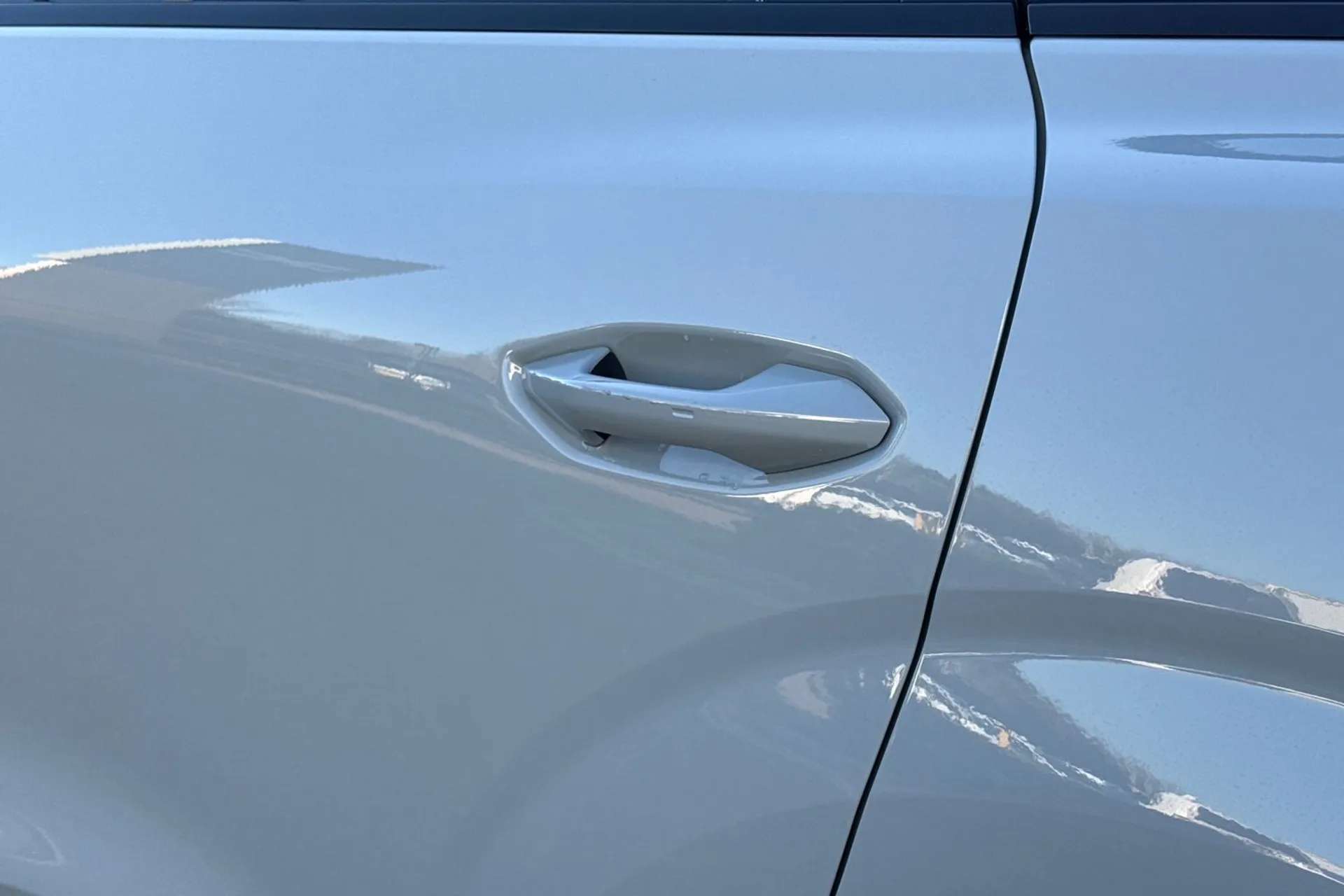 Audi Q3 thumbnail image number 16